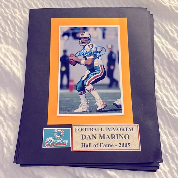Dan Marino autographed Miami dolphins - Picture 1 of 1